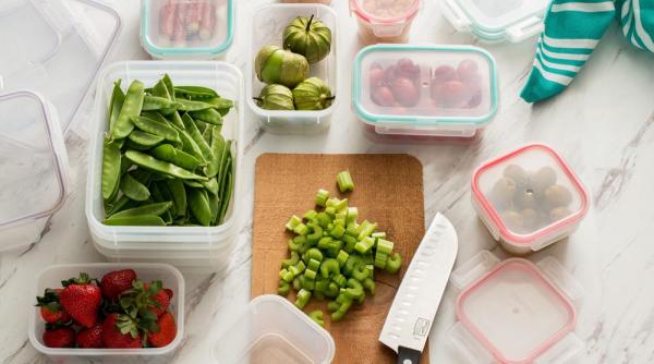 pediatrii avertizeaza mancarea copiilor nu trebuie pusa in recipiente din plastic