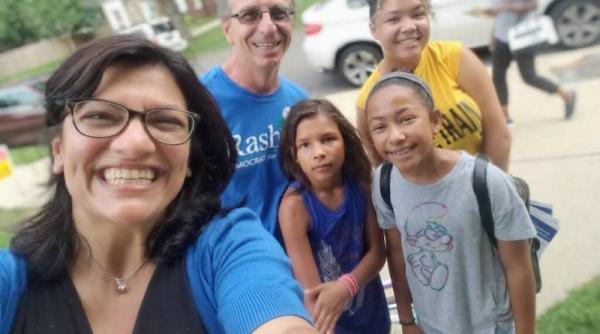 americano palestiniana rashida tlaib va deveni prima femeie musulmana aleasa in congresul sua