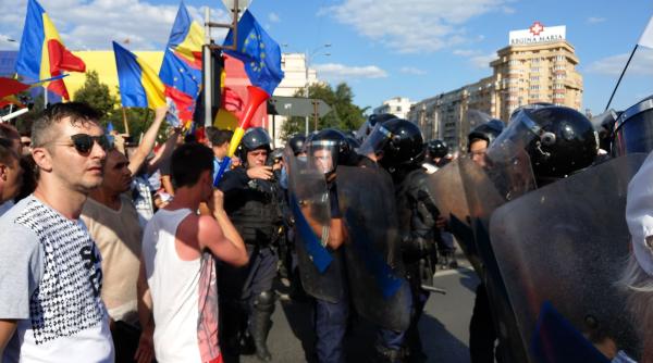 protest 10 august diaspora protestatar au dat cu gaze