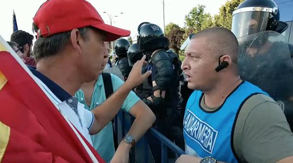 protest diaspora 10 august negocieri intre protestatari i jandarmerie video