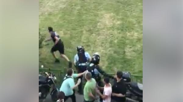 proteste 10 august jandarm lovit ingrozitor de un protestatar video