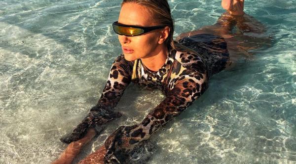 delia sejur exotic in maldive cum s a pozat artista