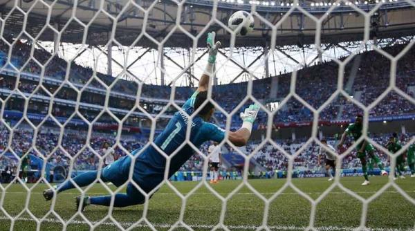 petr cech deranjat de ironiile celor de la bayer leverkusen