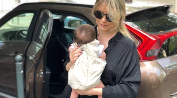 laura cosoi prima vacan a cu feti a nu am apucat sa mancam