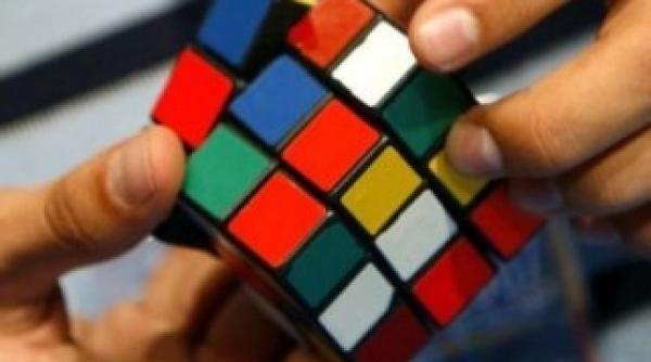 cub rubik record mondial stabilit de un tanar din georgia