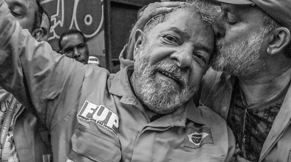 alegeri in brazilia lider surpriza in sondaje se afla in arest