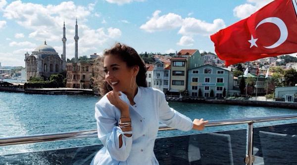nicole cherry vacan a cu familia in istanbul