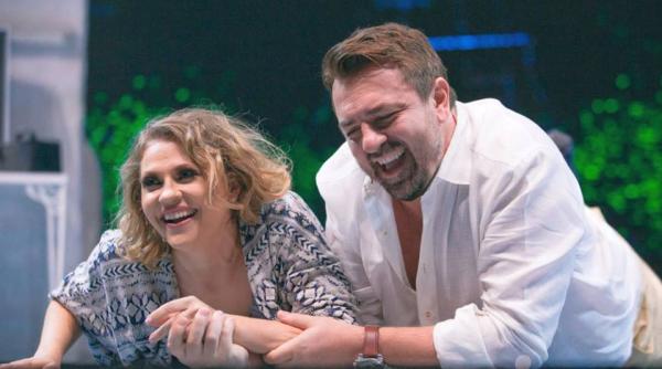 mamma mia revine pe scena salii palatului pe versuri inspirate din repertoriul abba