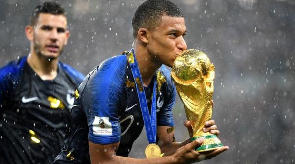 mbappe la real madrid se pregate te bomba verii in europa