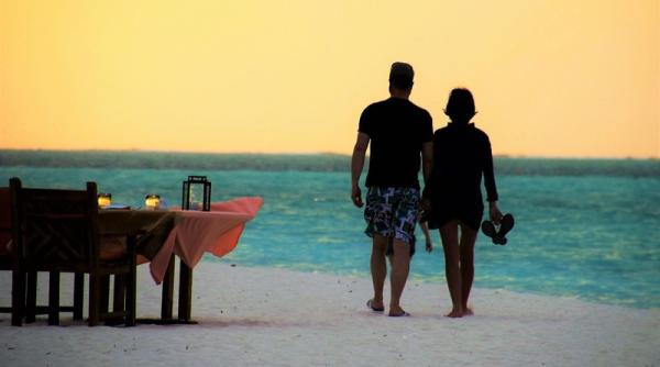 costine ti vraja marii turisti intoxica i dupa ce au luat masa