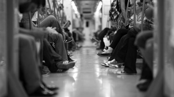 ion radoi un metrou cu 2 000 de calatori la un pas de a deraia