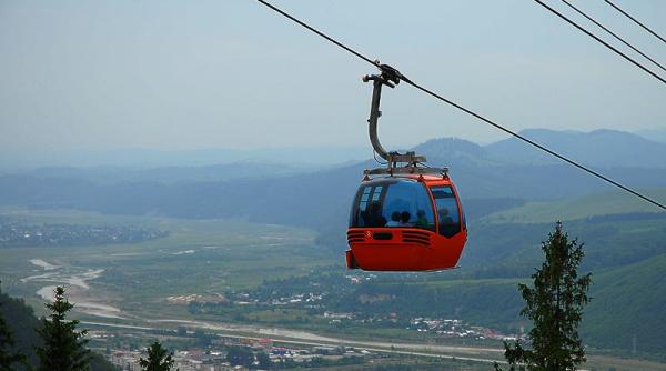 piatra neam mai multe persoane blocate intr o telecabina