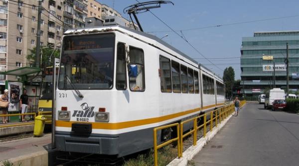 accident bucure ti barbat lovit de tramvai circula ie blocata