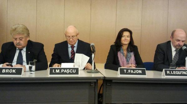 mircea paprc c8prc 99cu  departamentului de stat nu dezavueaza conprc c8prc 9binutul scrisorii lui giuliani