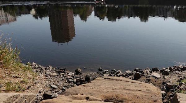 pietrele foamei in albia unui fluviu din cehia daca ma vezi sa plangi