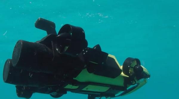 marea bariera de corali protejata cu roboti