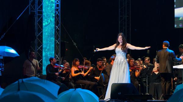 ce surpriza a pregatit iuliana tudor pentru ultima seara a cerbului de aur