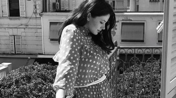 cum arata anca lungu in costum de baie