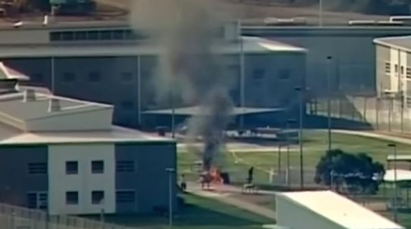 australia imigranti proteste si incendii