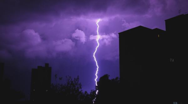 barbat lovit de trasnet a scapat ca prin minune putea sa iasa urat