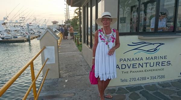 monica tatoiu marturisiri sincere este mi to sa faci baie fara costum