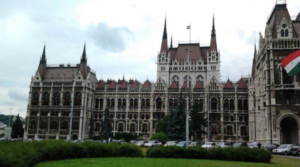 casa destinelor budapesta nou muzeu memorial al holocaustului