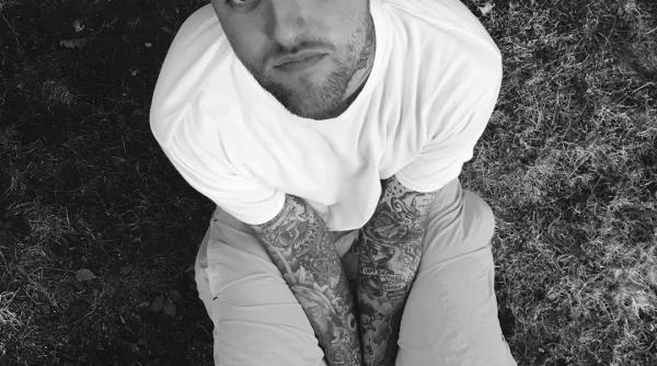 ariana grande omagiu fostului sau iubit rapperul mac miller