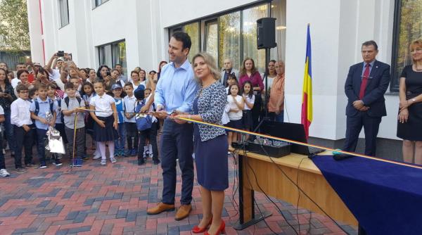 robert negoita  complex multifunctional  inaugurat la scoala 89  la inceputul anului scolar