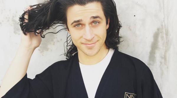 david henrie vedeta disney channel re inut pe aeroport