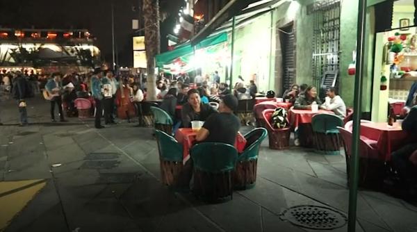 lovitura mariachi in mexic rafale de mitraliera intr o pia a