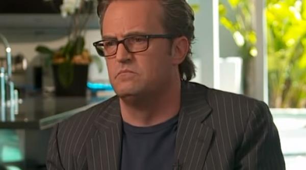 matthew perry vedeta din friends spitalizat timp de trei luni