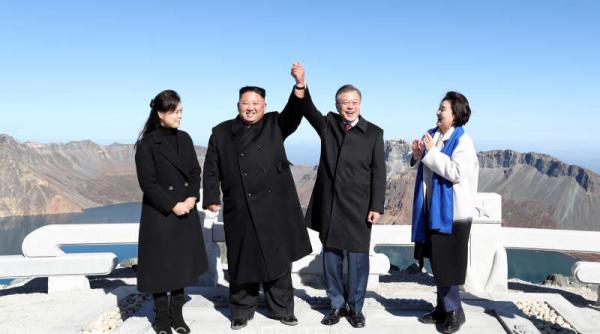 kim jong un intalnire cu moon jeae in pe un munte sacru