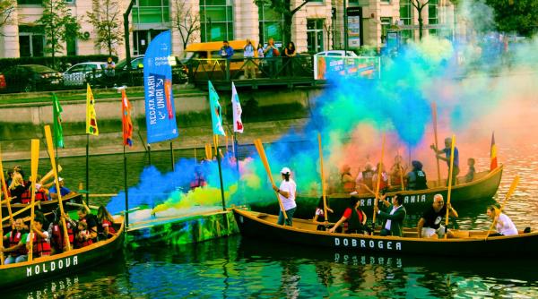 bucuresti  plimbari pe dambovita gratuite cu lotca prc c8prc 99i canotca