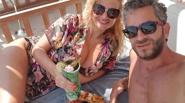 julia jianu indragostita in vacan a din cipru