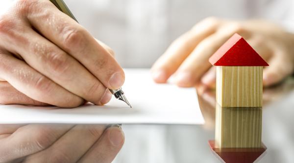 legea idd  asigurarile   schimbare esentiala de la 1 octombrie  calin rangu  omul este pus pe primul loc