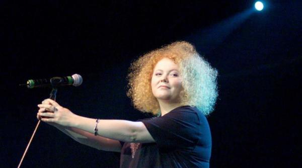 narcisa suciu rupe tacerea ne am cunoscut intr un joc online