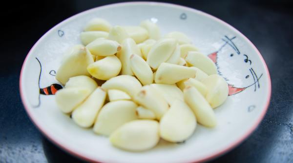 mujdei de usturoi ingredientul pe care il adauga romanii desi nu trebuie