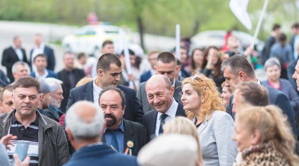 drumarii lui basescu soarta regilor asfaltului ce s a intamplat cu ei