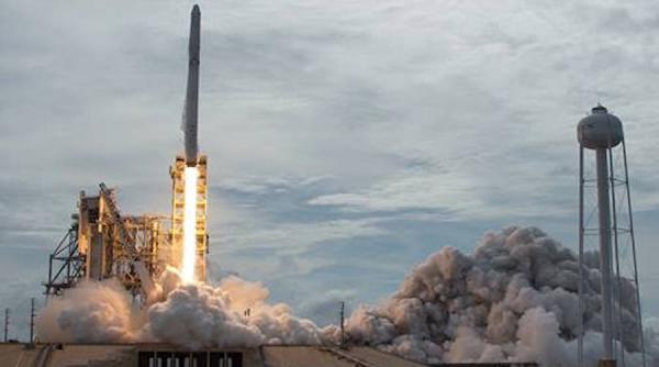 primul zbor spacex care va transporta astronauti catre iss  programat pentru iunie 2019 nasa