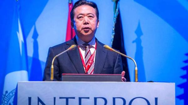 seful interpol a fost dat disparut