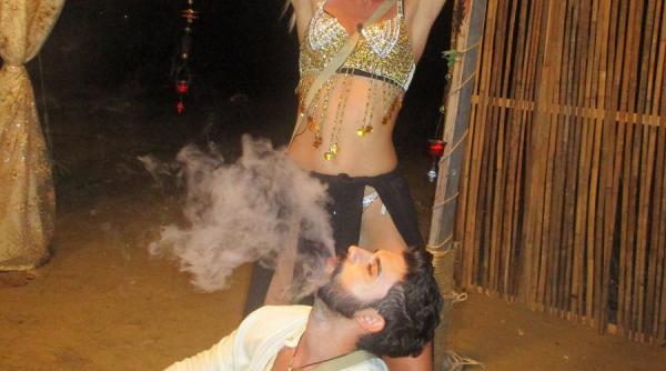 bogdan o vede pentru prima data pe hannelore dupa sosirea pe insula iubirii