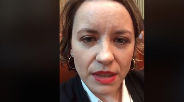 cosette chichirau fugarita pe strada voia sa ma bata si am inceput sa alerg