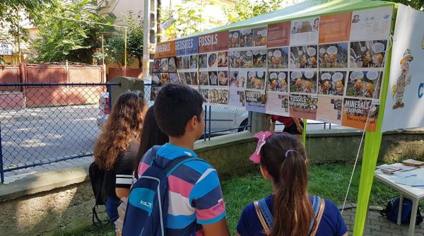 saptamana ariilor protejate expozitie in aer liber cu animale preistorice