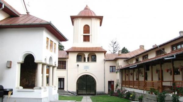 dambovita jaf la manastire au furat seiful