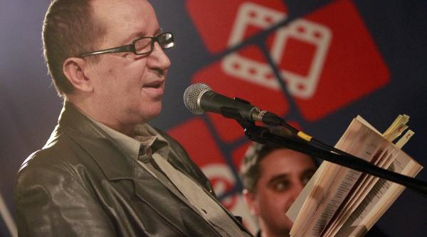 premiile pentru poezie traian t cosovei