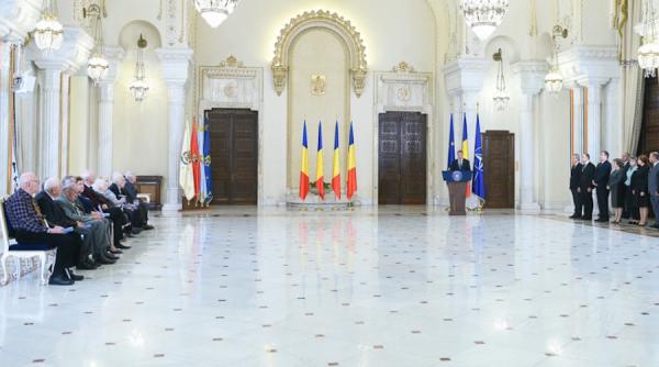 ziua holocaustului iohannis a decorat 44 de supravietuitori