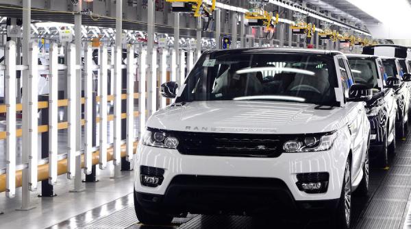 land rover inchide temporar principala fabrica din anglia
