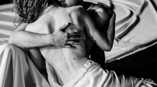 teatrul mic asteapta publicul intr o noua sala unde e adresa