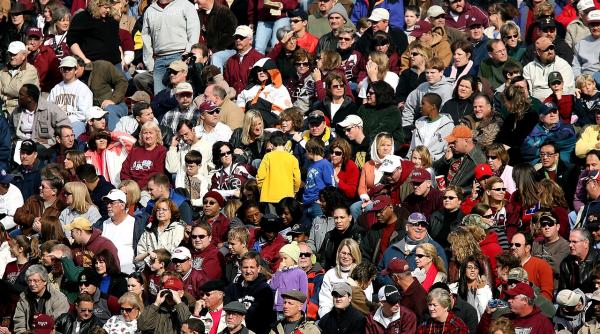 video viral herman gordon trimis de studenti in vacanta
