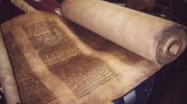 papirus de 17 metri vandut cu 1 35 milioane de euro